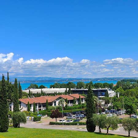 Ossidiana Apartment - Vista Lago - Centrico سيرمِيوني المظهر الخارجي الصورة