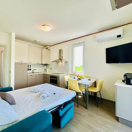 Ossidiana Apartment - Vista Lago - Centrico سيرمِيوني المظهر الخارجي الصورة
