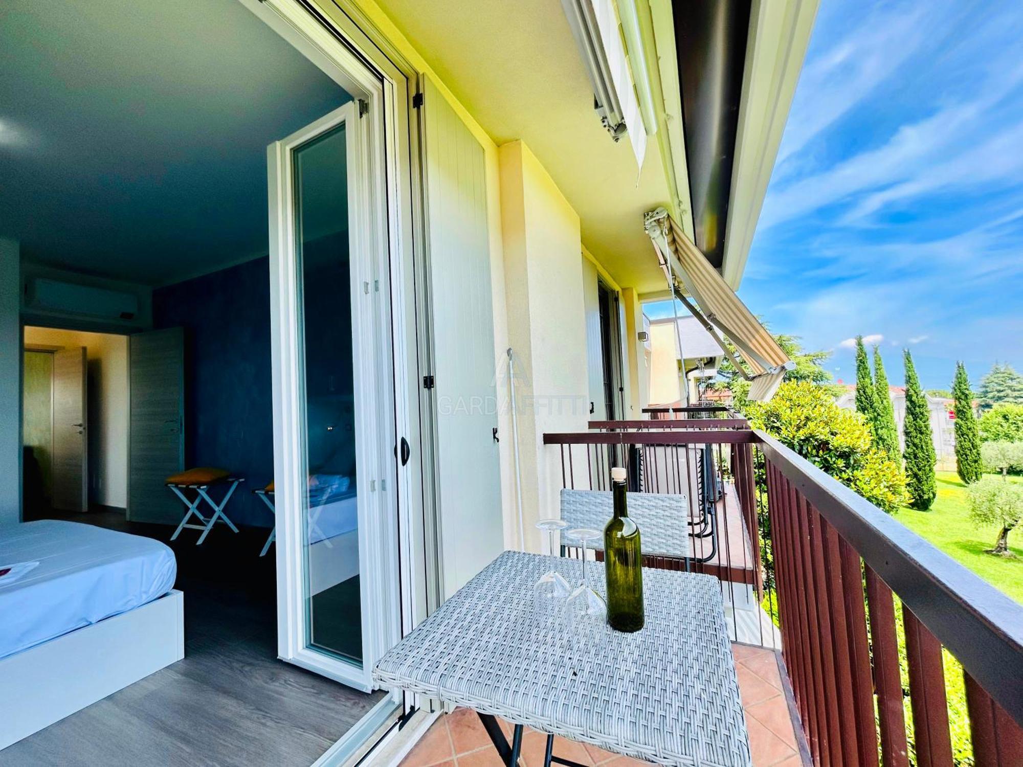 Ossidiana Apartment - Vista Lago - Centrico سيرمِيوني المظهر الخارجي الصورة
