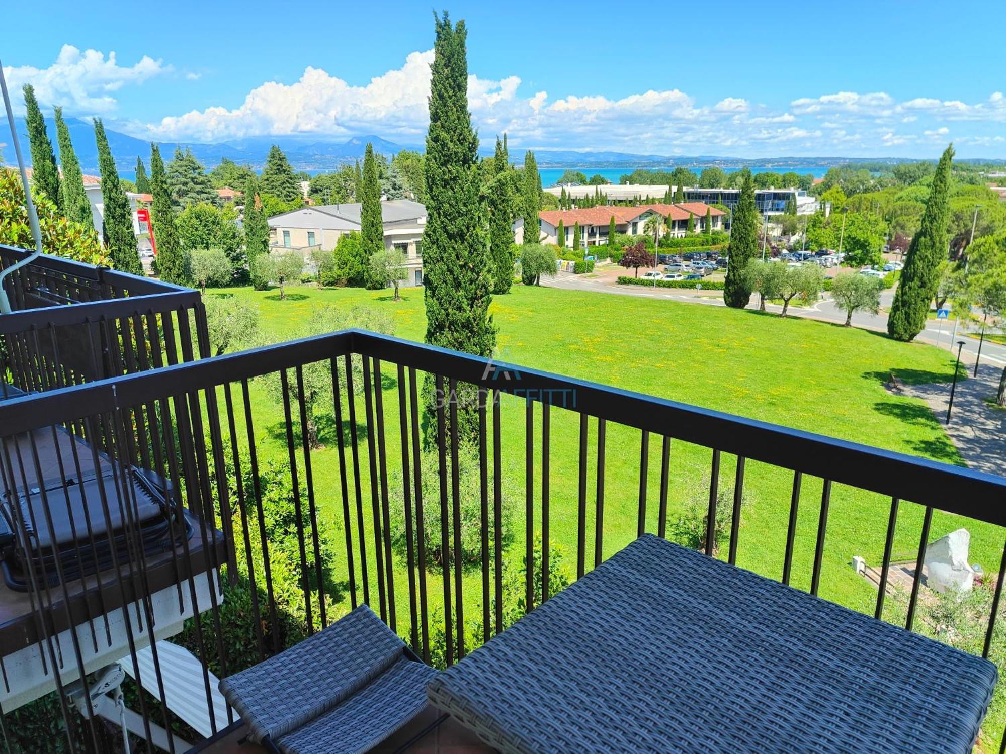 Ossidiana Apartment - Vista Lago - Centrico سيرمِيوني المظهر الخارجي الصورة
